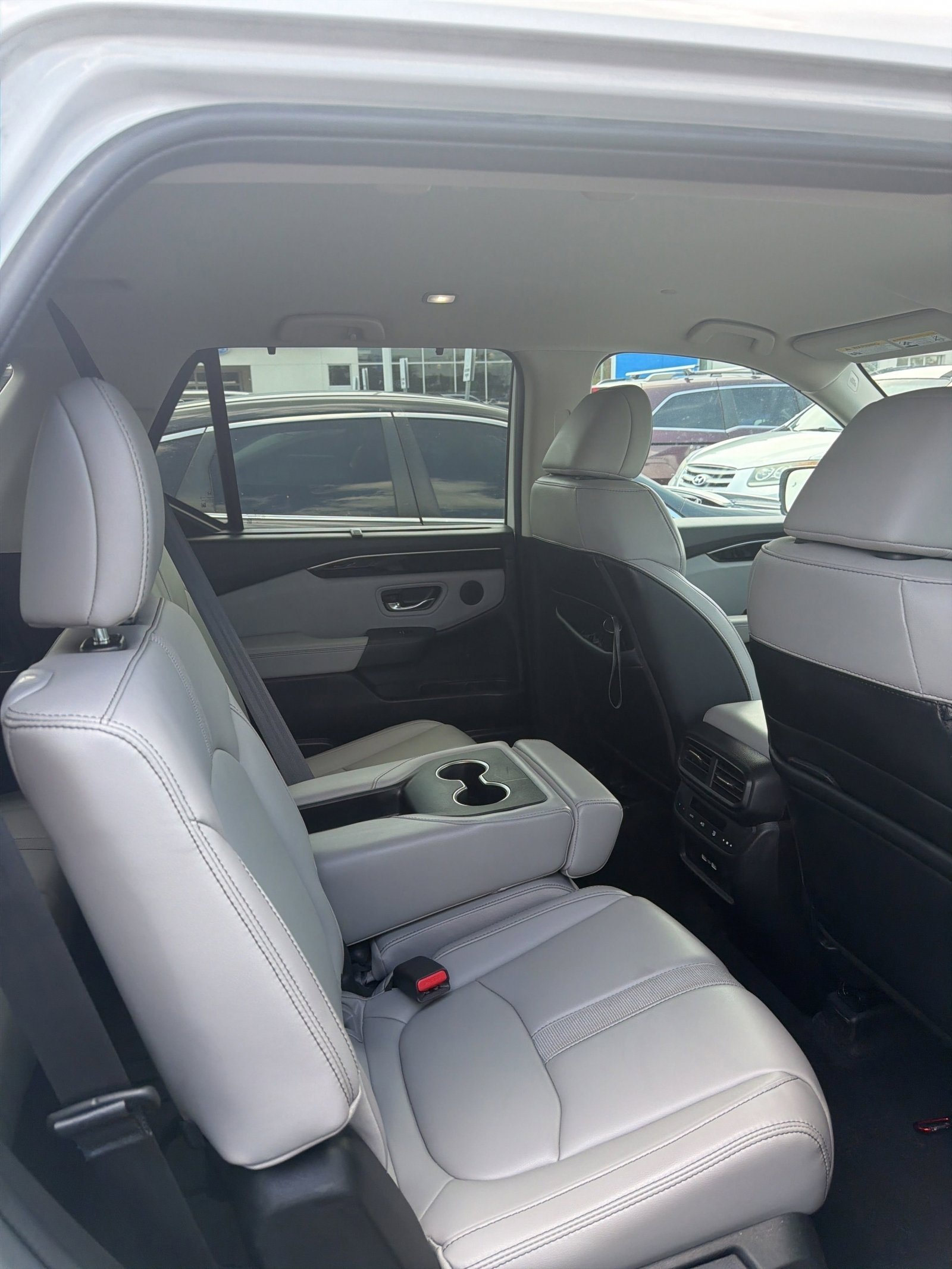 Certified Used 2023 Platinum White Pearl Honda EX-L 8 Passenger image 5