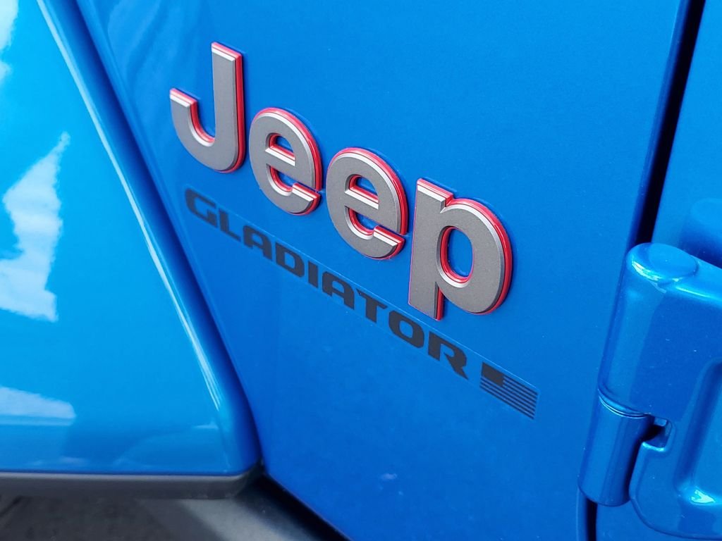 New 2026 Hydro Blue Pearl-Coat Exterior Paint Jeep Rubicon image 5