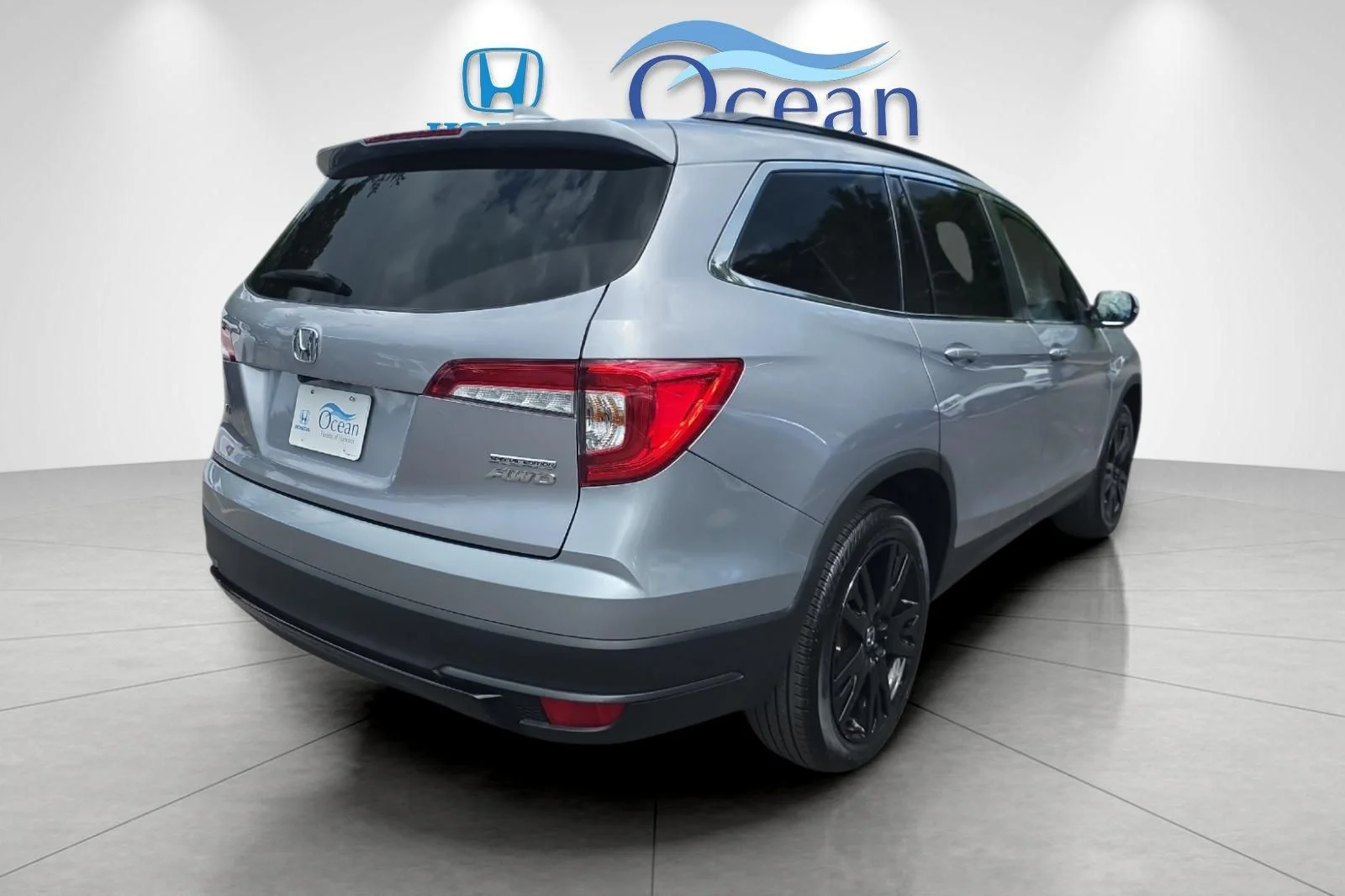 Used 2022 Lunar Silver Metallic Honda Special Edition image 3