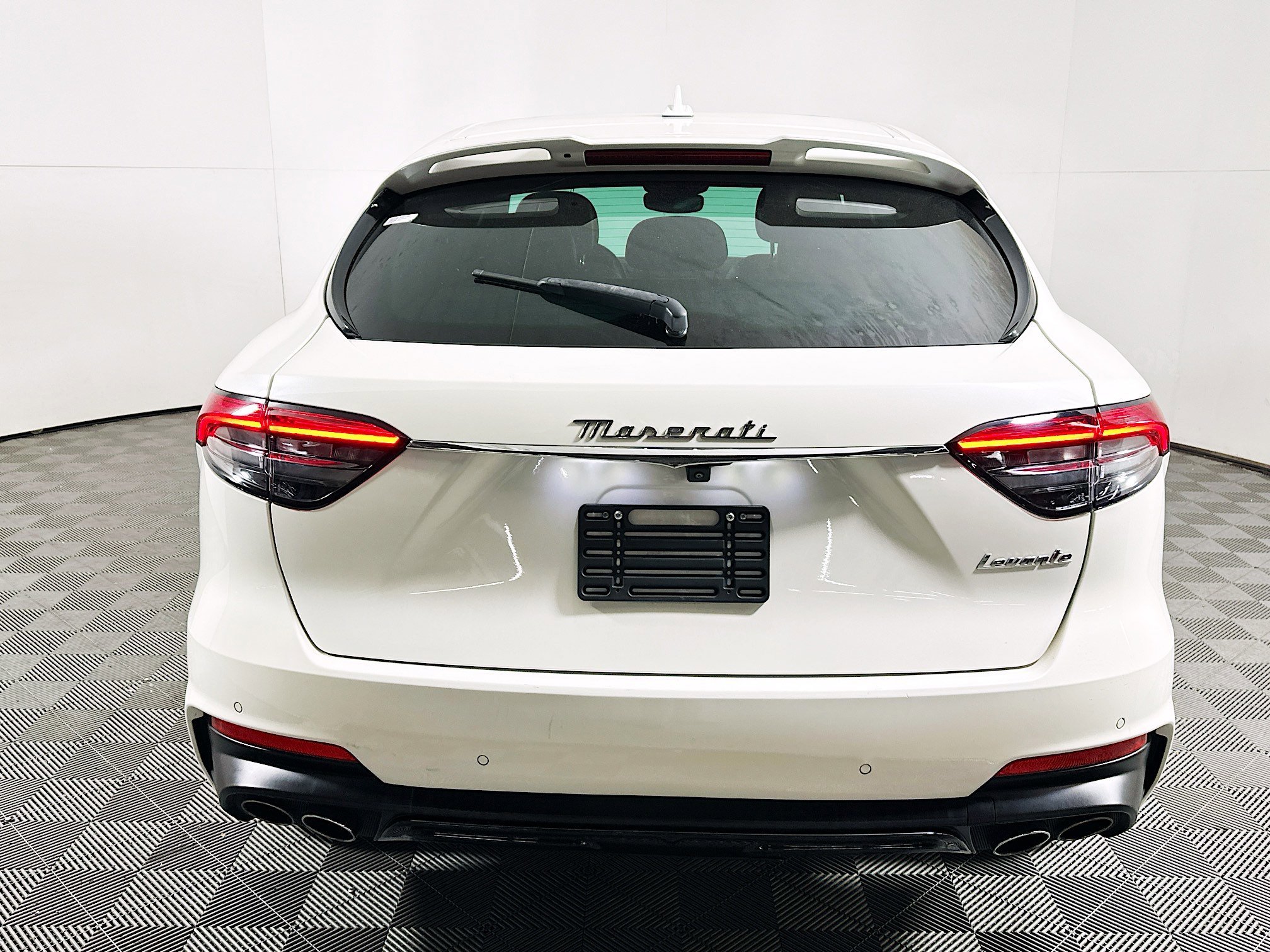 2022 Maserati Levante thumbnail 6