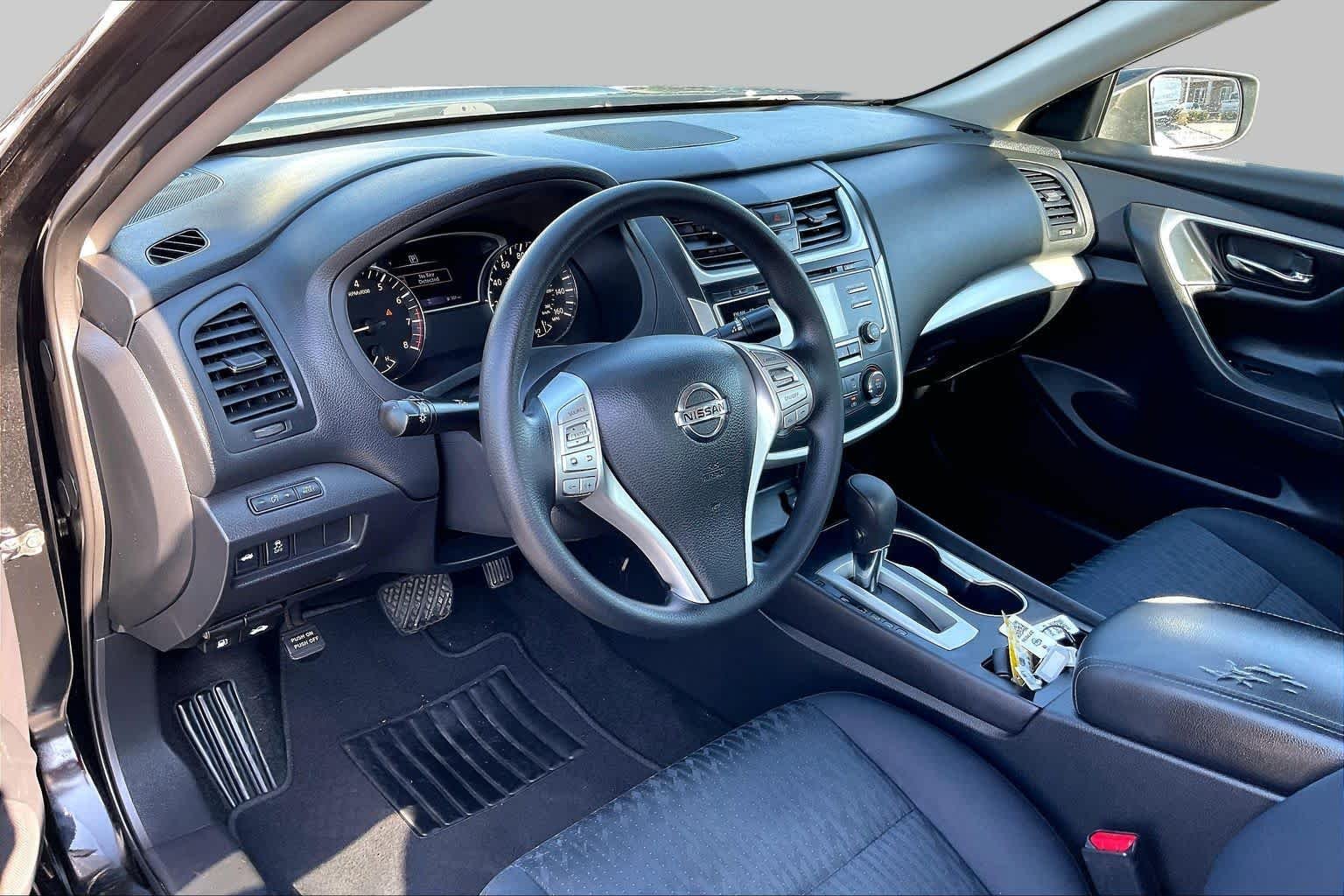 Used 2018 Super Black Nissan 2.5 S image 16