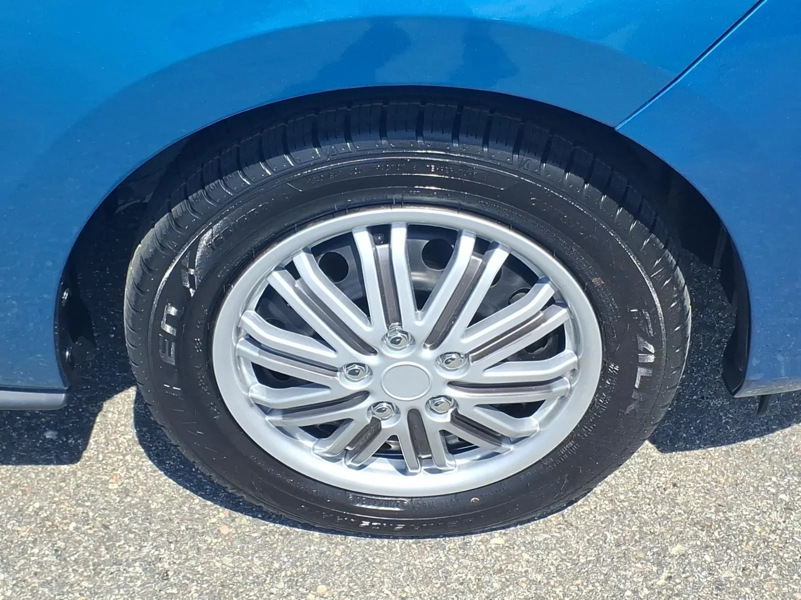 Used 2021 Sapphire Blue Mitsubishi ES image 10