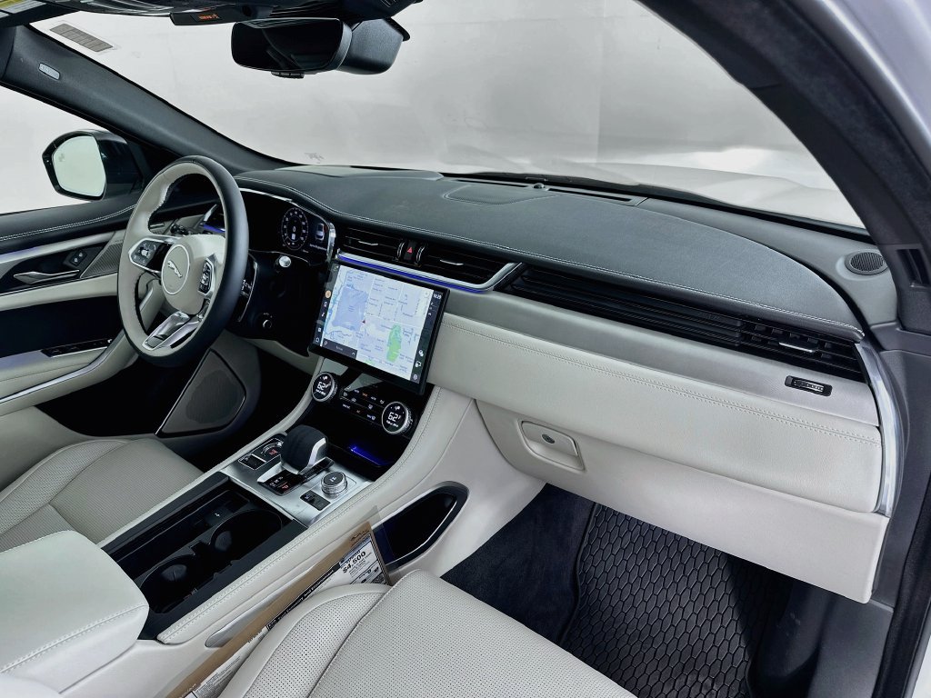2026 Jaguar F-Pace R-Dynamic S - Photo 30