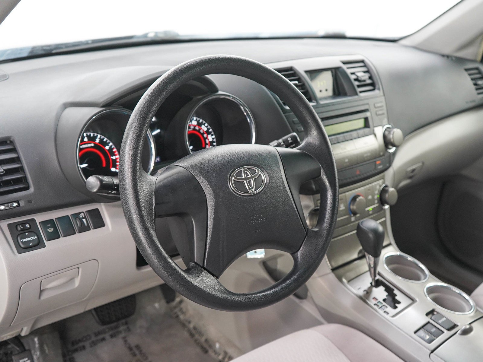 Used 2008 Magnetic Gray Metallic Toyota Base image 20