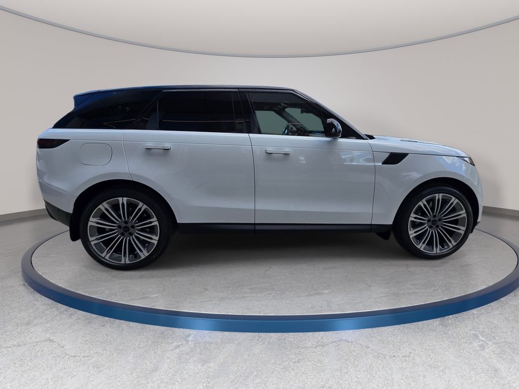 New 2026 Fuji White LAND ROVER SE image 4