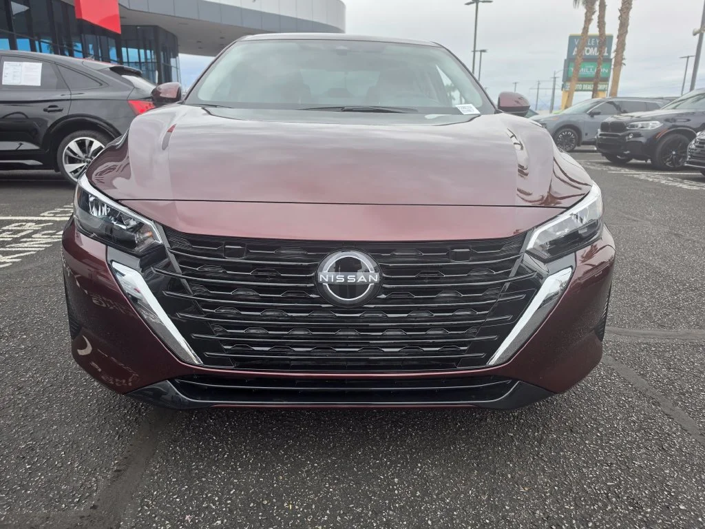 Certified Used 2025  Nissan SV image 2