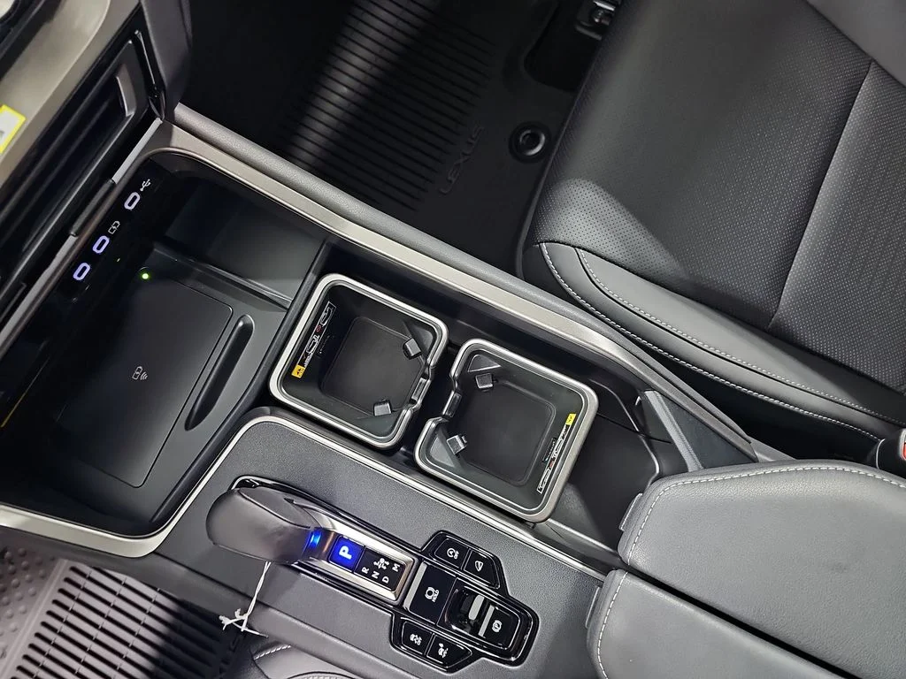 New 2026 Wind Chill Pearl Lexus PREMIUM AWD image 24