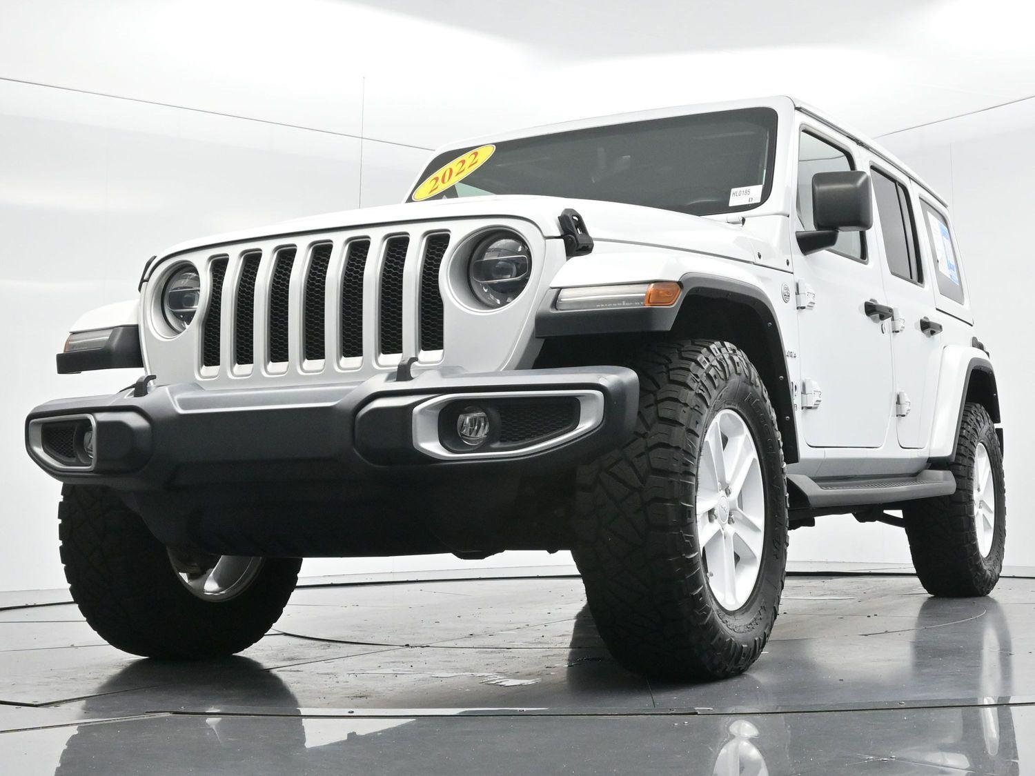 Used 2022 Bright White Clearcoat Jeep Unlimited Sahara image 48