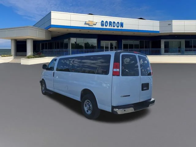 Used 2023 Summit White Chevrolet 1LT image 3