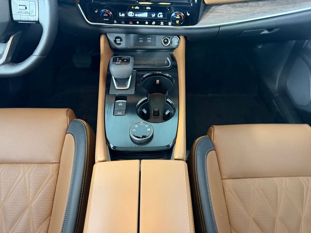 Used 2026 White Nissan Platinum image 18
