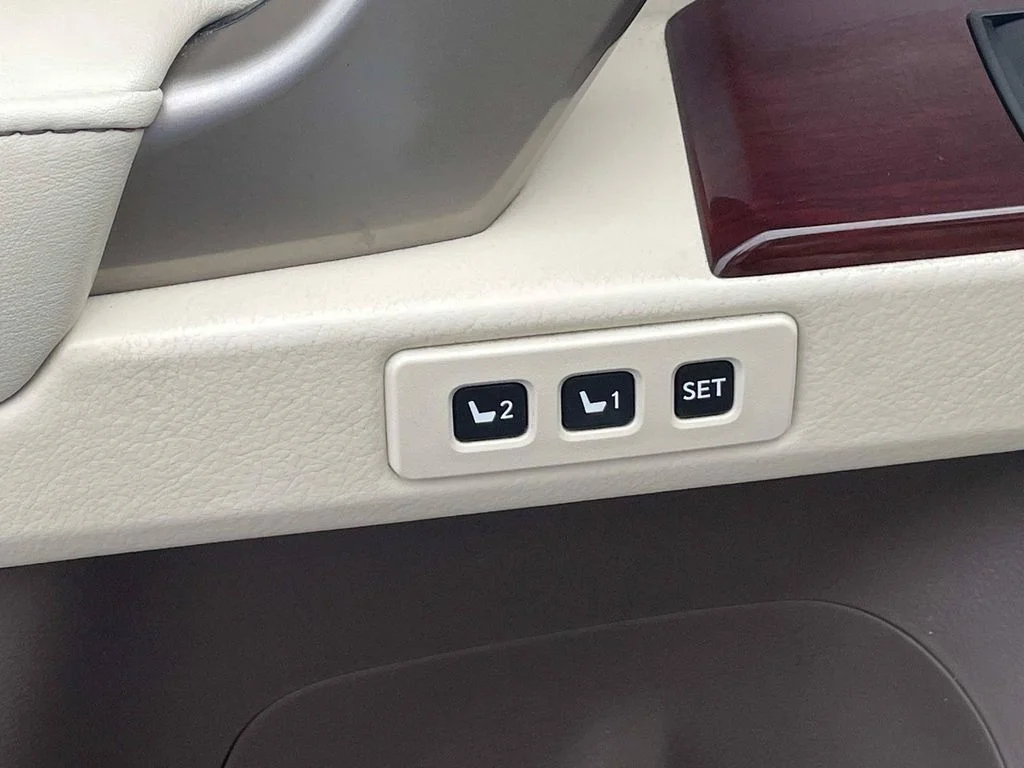 Used 2018  Lexus 460 image 19
