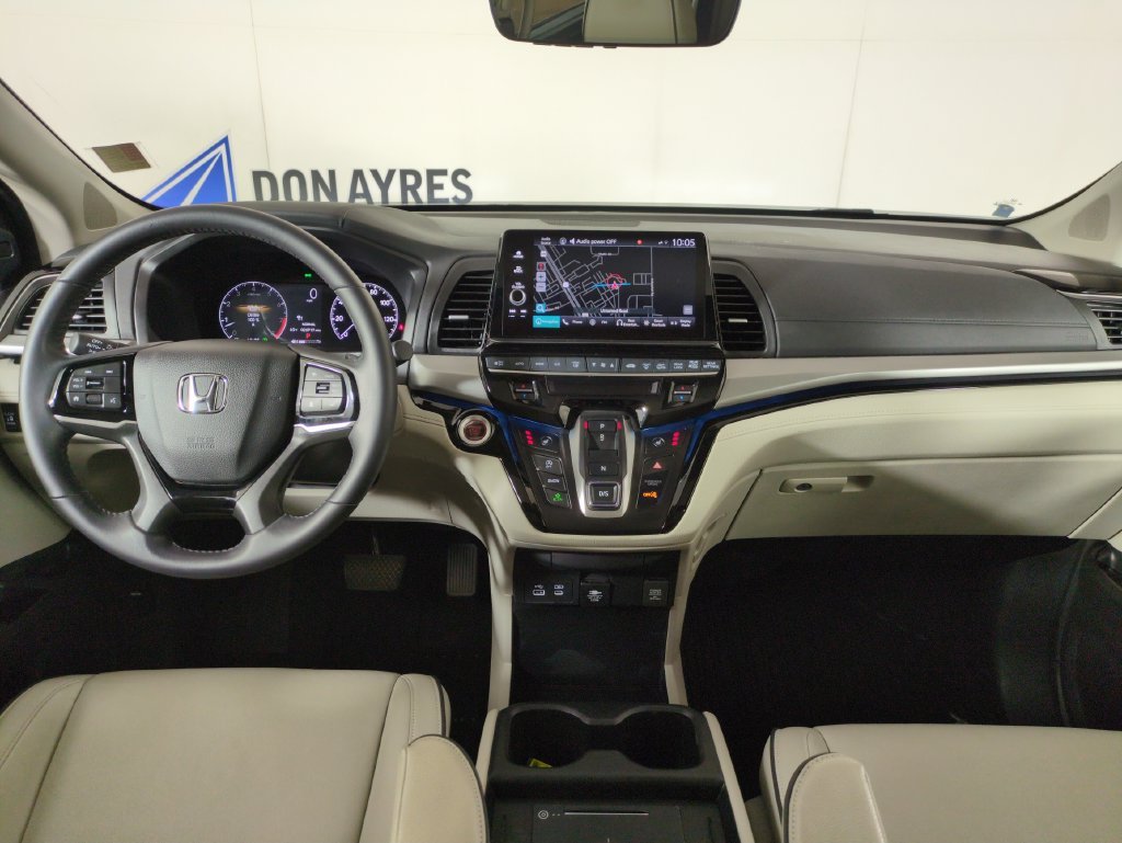 2025 Honda Odyssey Touring - Photo 18