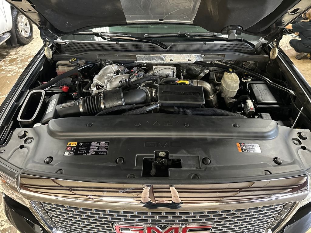 Used 2017 Black GMC Denali image 10