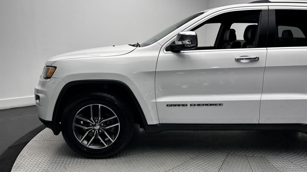 Used 2018 White Jeep Limited image 4