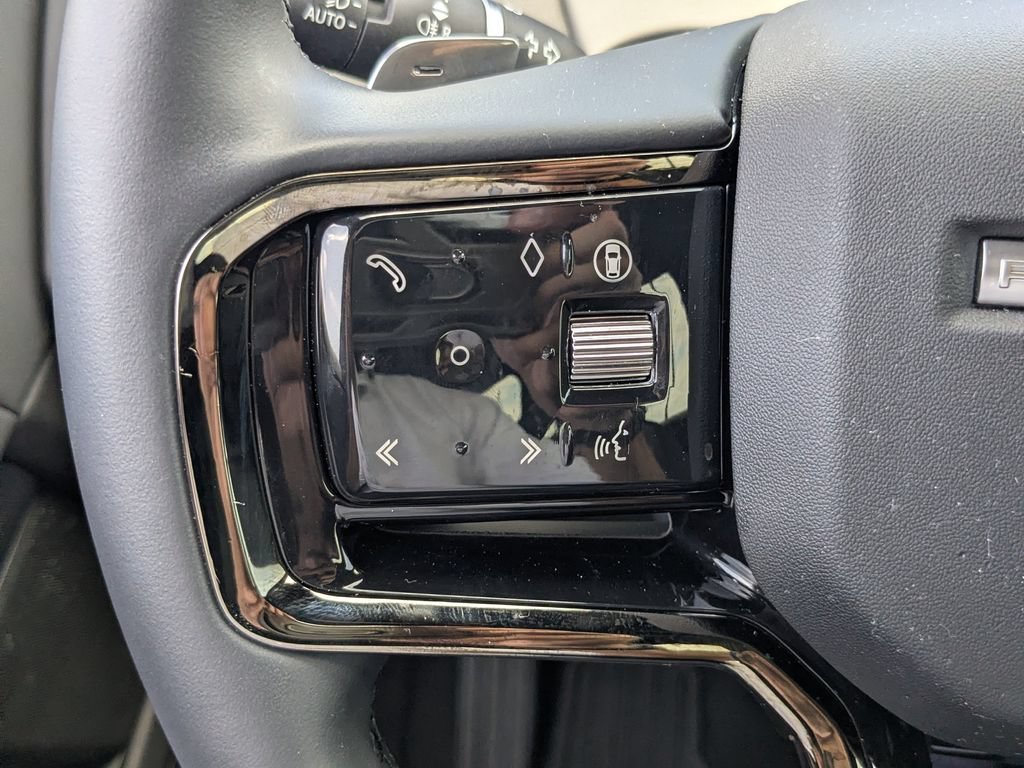 Used 2025 Black Land Rover Dynamic SE image 22