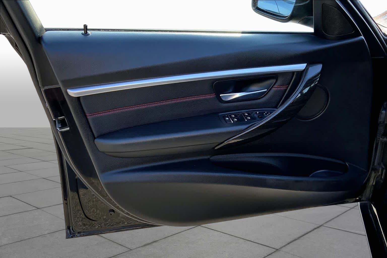 Used 2018 BLACK BMW 330i image 19