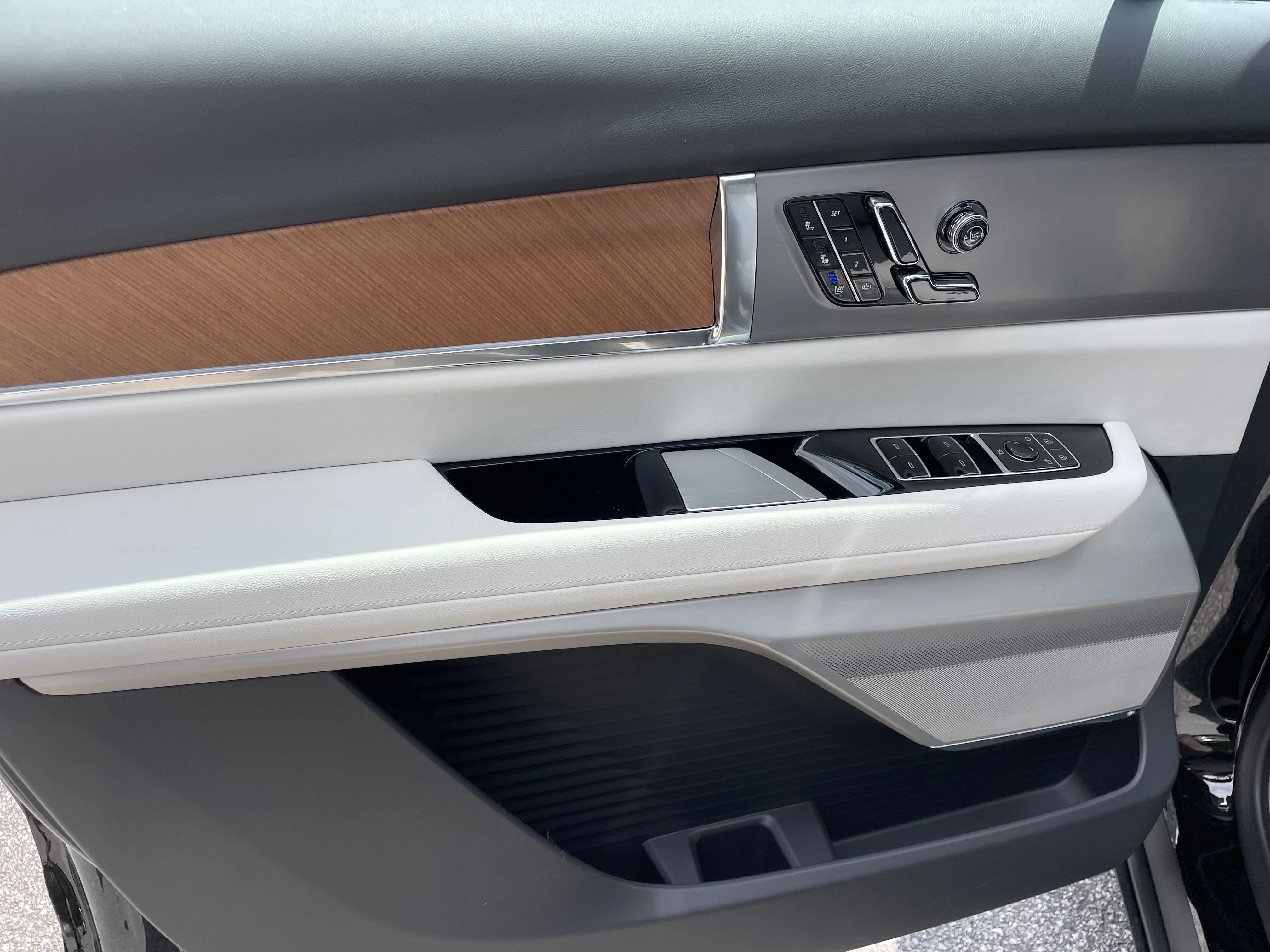 2026 Cadillac VISTIQ Luxury - Photo 12