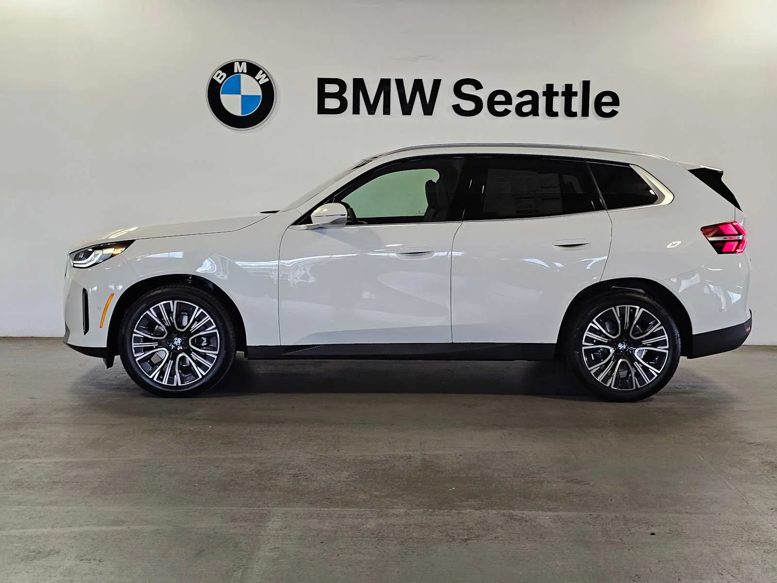 New 2026 Alpine White BMW 30 xDrive image 3