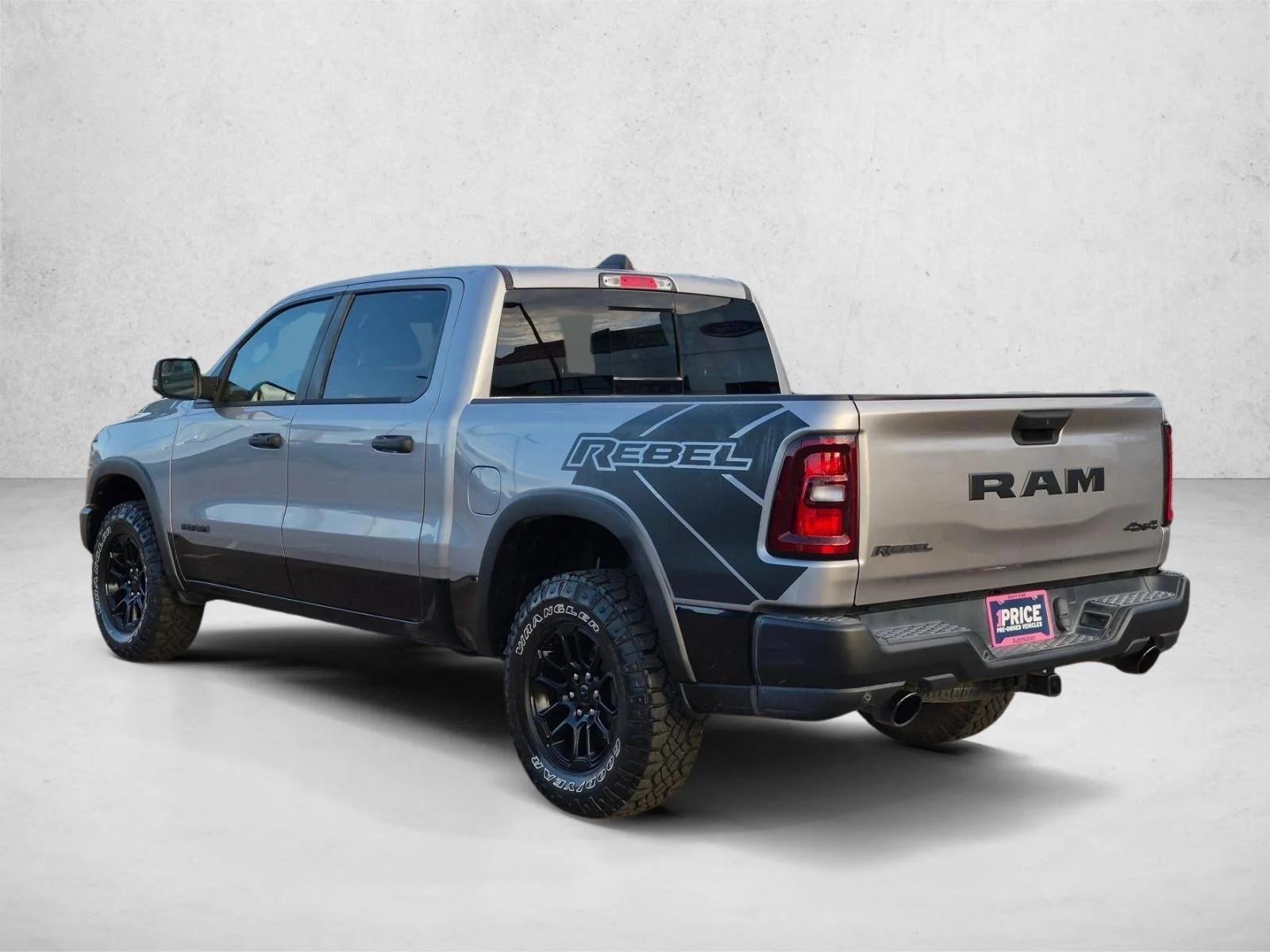 Certified Used 2025 Billet Silver Metallic Clearcoat Ram Rebel image 7