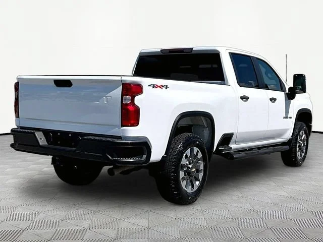 2022 Chevrolet Silverado 2500HD Custom - Photo 6