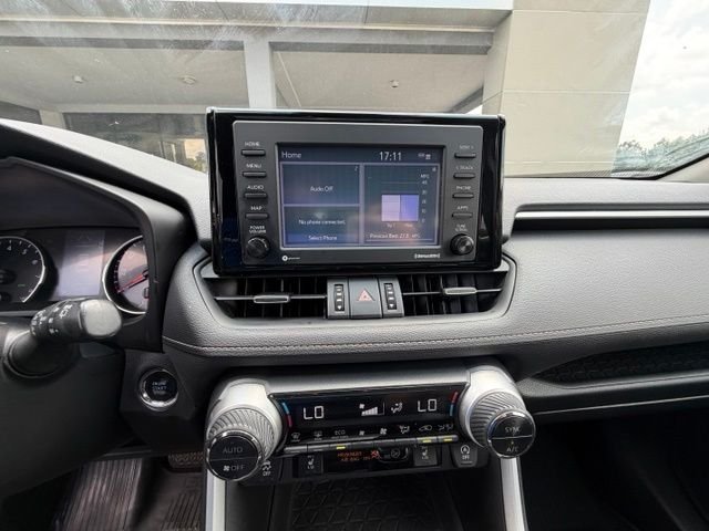 Used 2020 Silver Sky Metallic Toyota XLE Premium image 14
