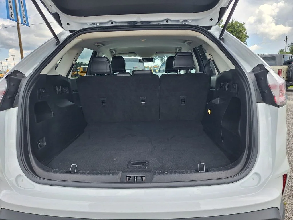 Used 2023 Oxford White Ford SEL image 24