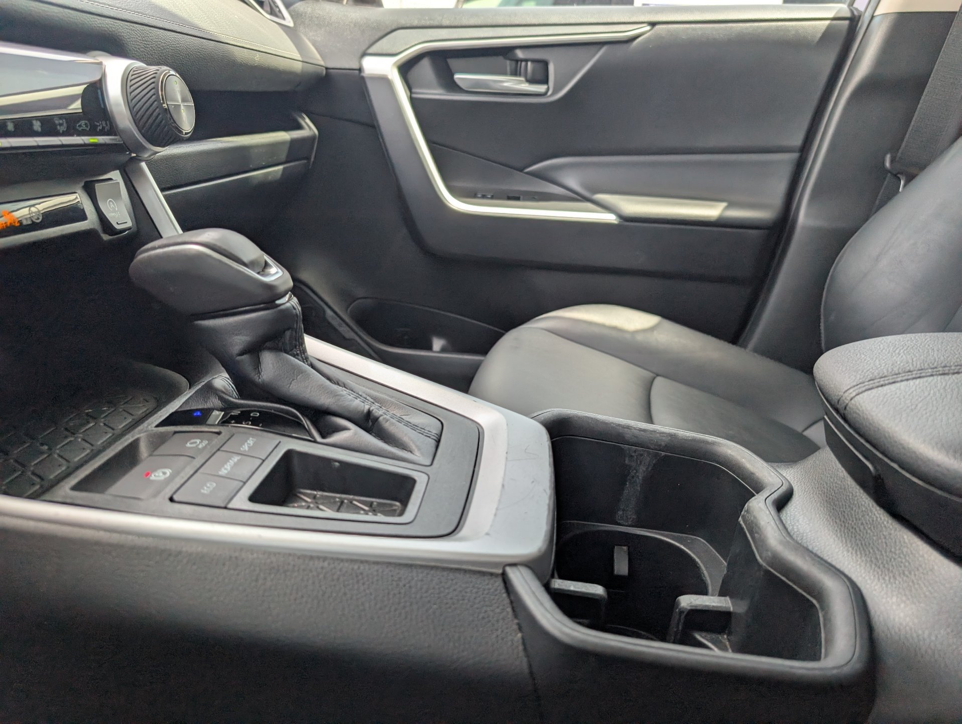 Used 2023 Gray Toyota XLE Premium image 19