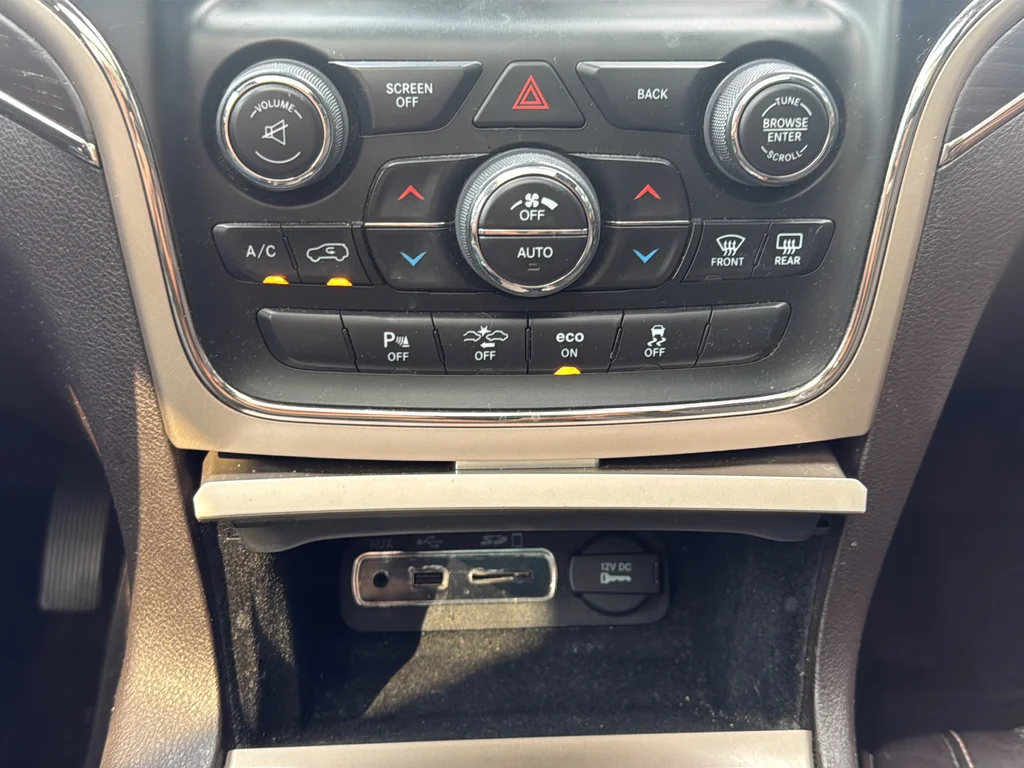 Used 2014 Black Jeep Summit image 21