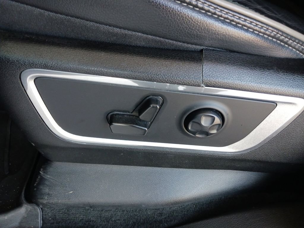 Used 2021 Black Ram Laramie image 35