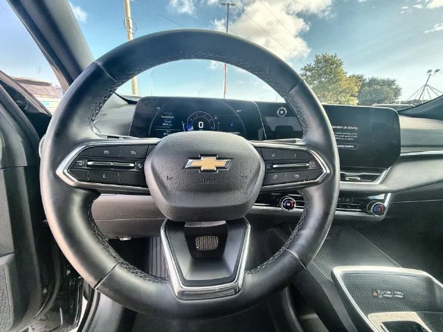 2025 Chevrolet Equinox LT - Photo 11