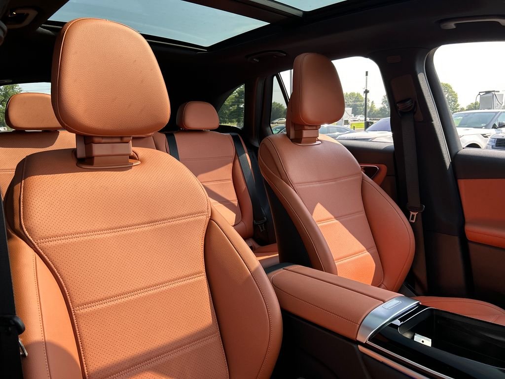 New 2026 Black Mercedes-Benz GLC 300 image 25
