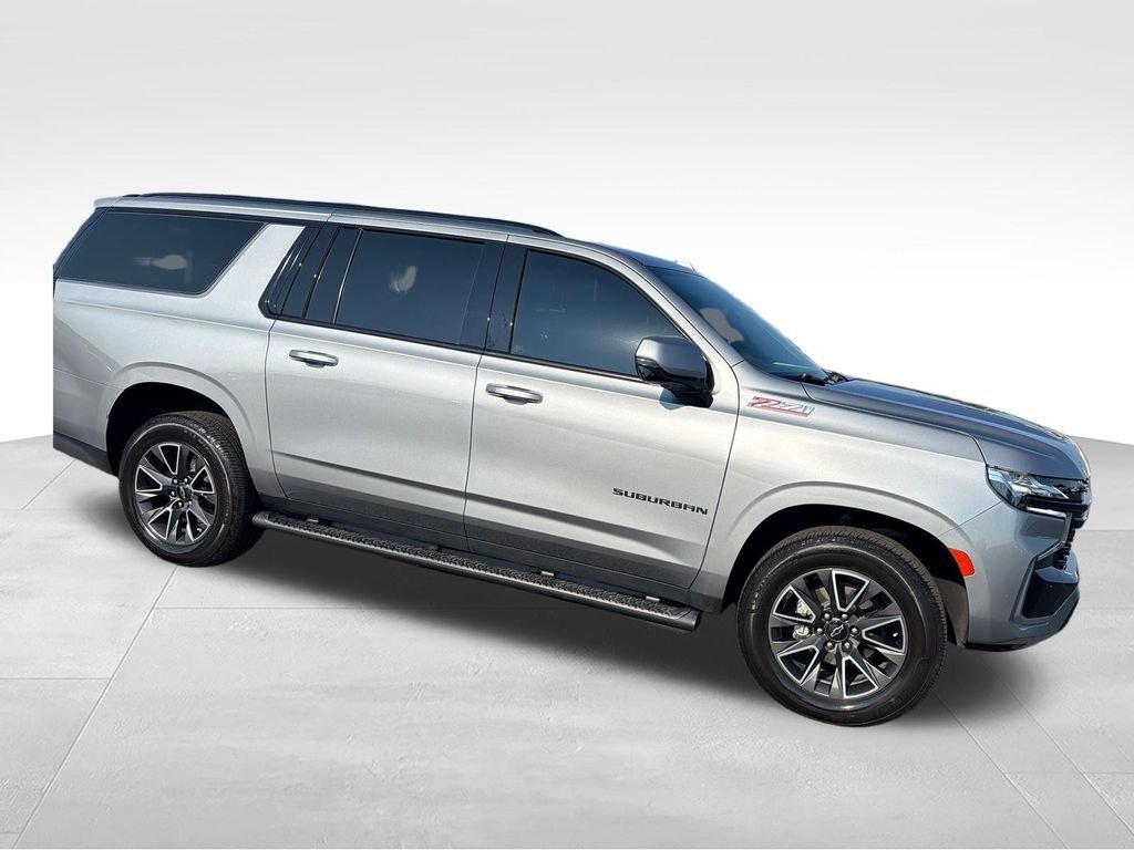 Used 2023 Gray Chevrolet Z71 image 7