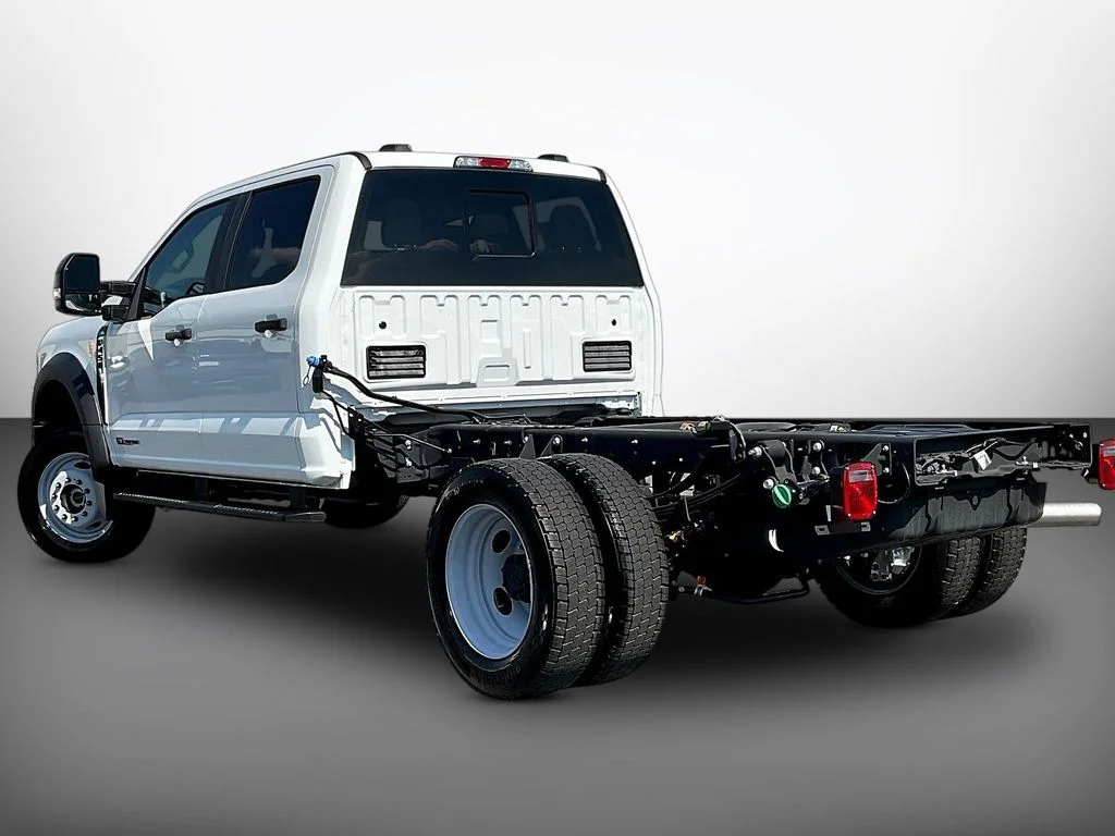 New 2026 Oxford White Ford F-450® XL image 3
