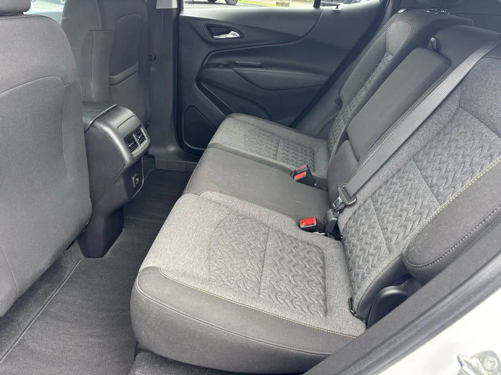 Used 2022 Summit White Chevrolet LT image 18