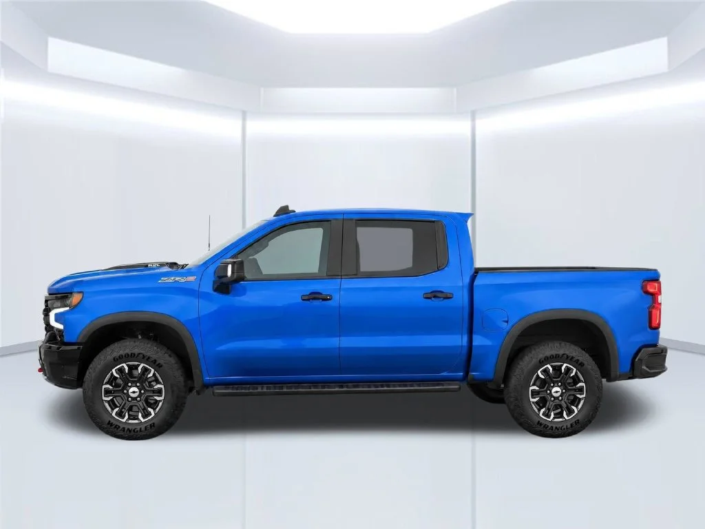 Used 2022 Blue Chevrolet ZR2 image 9