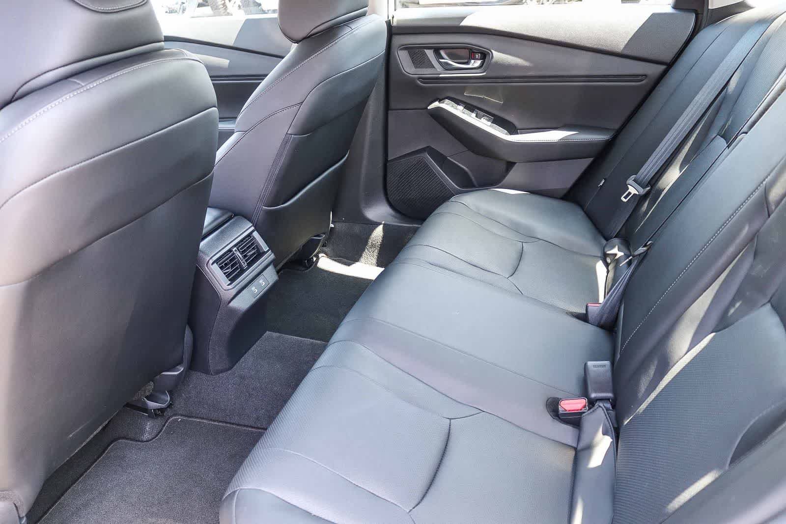 Used 2024 Solar Silver Metallic Honda Touring image 18