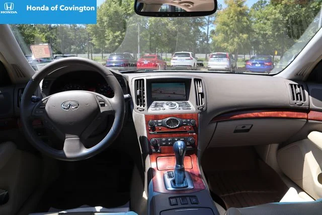 Used 2007 Ivory Pearl INFINITI Journey image 23