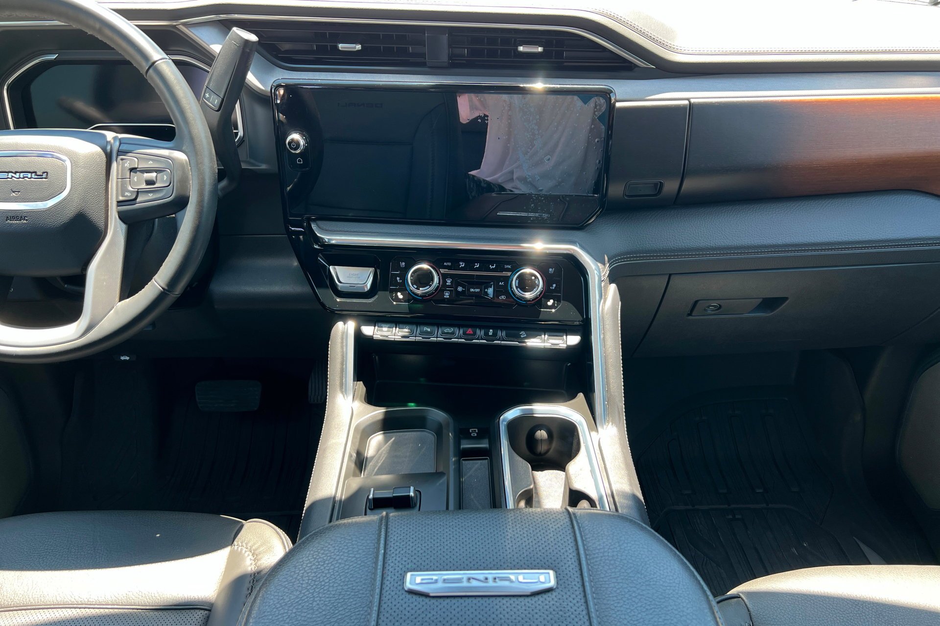 Used 2024 Onyx Black GMC Denali image 14
