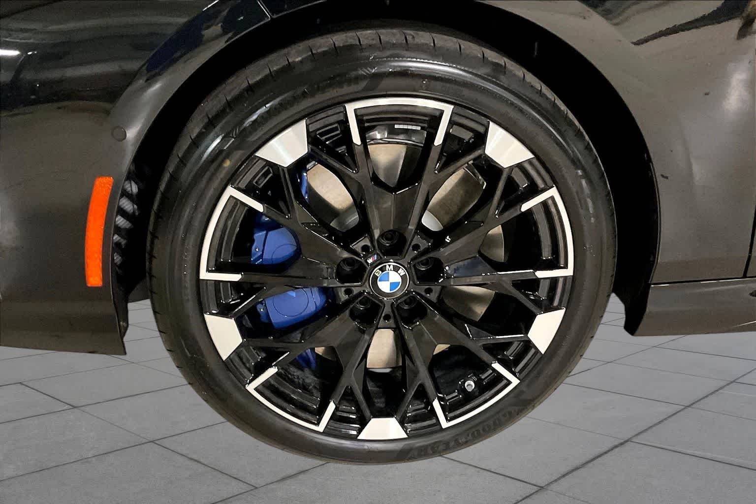 2025 BMW 2 Series M235 - Photo 8