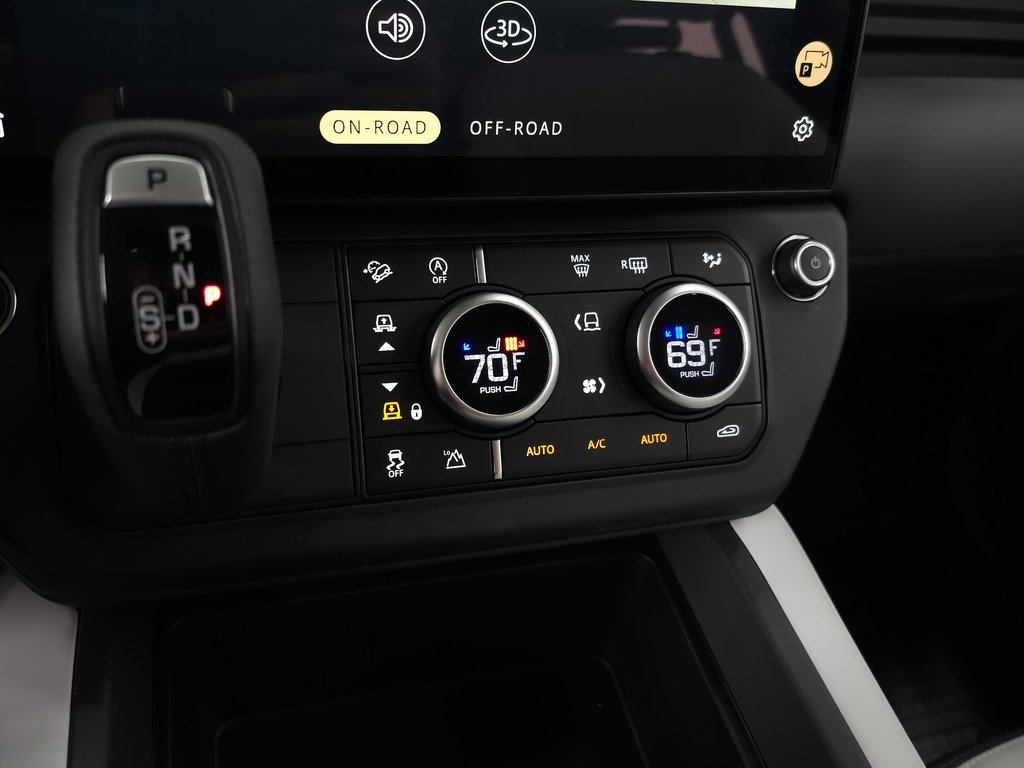 2026 LAND ROVER DEFENDER - Image 32