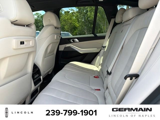 Used 2022 Blue BMW sDrive40i image 13