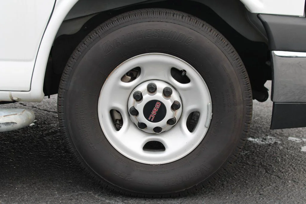 2023 GMC Savana Cargo Work Van - Photo 13