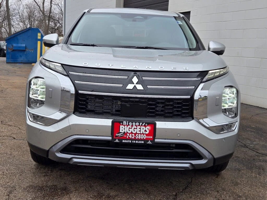 2026 Mitsubishi Outlander SE - Photo 2