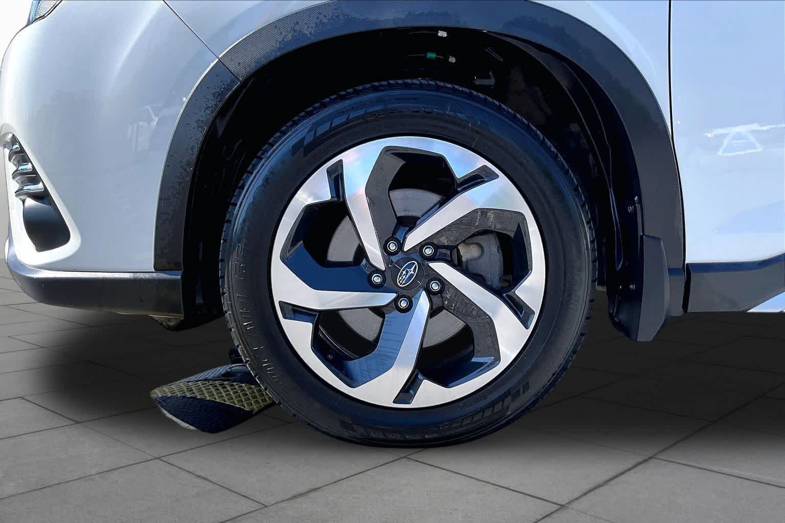 Used 2022 Crystal White Pearl Subaru Touring image 11