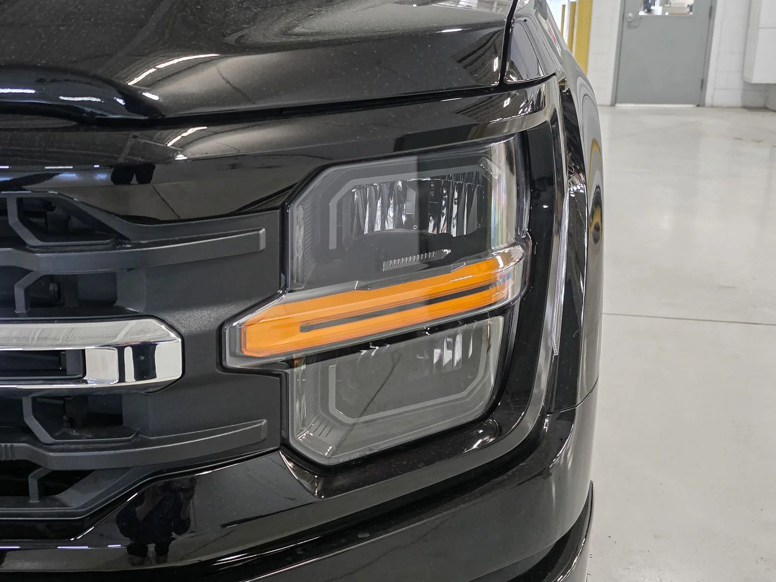 Used 2026 Agate Black Metallic Ford XLT image 14