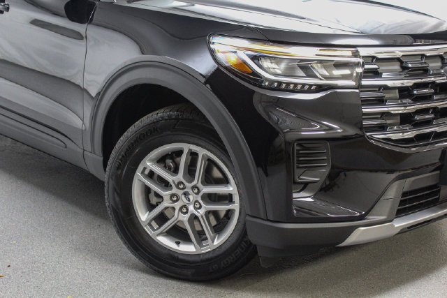 New 2027 Agate Black Metallic Ford Active image 2