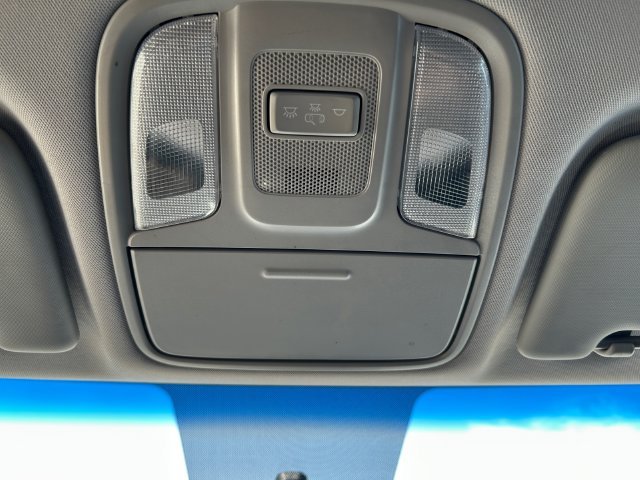 Used 2018 White Kia LX image 29