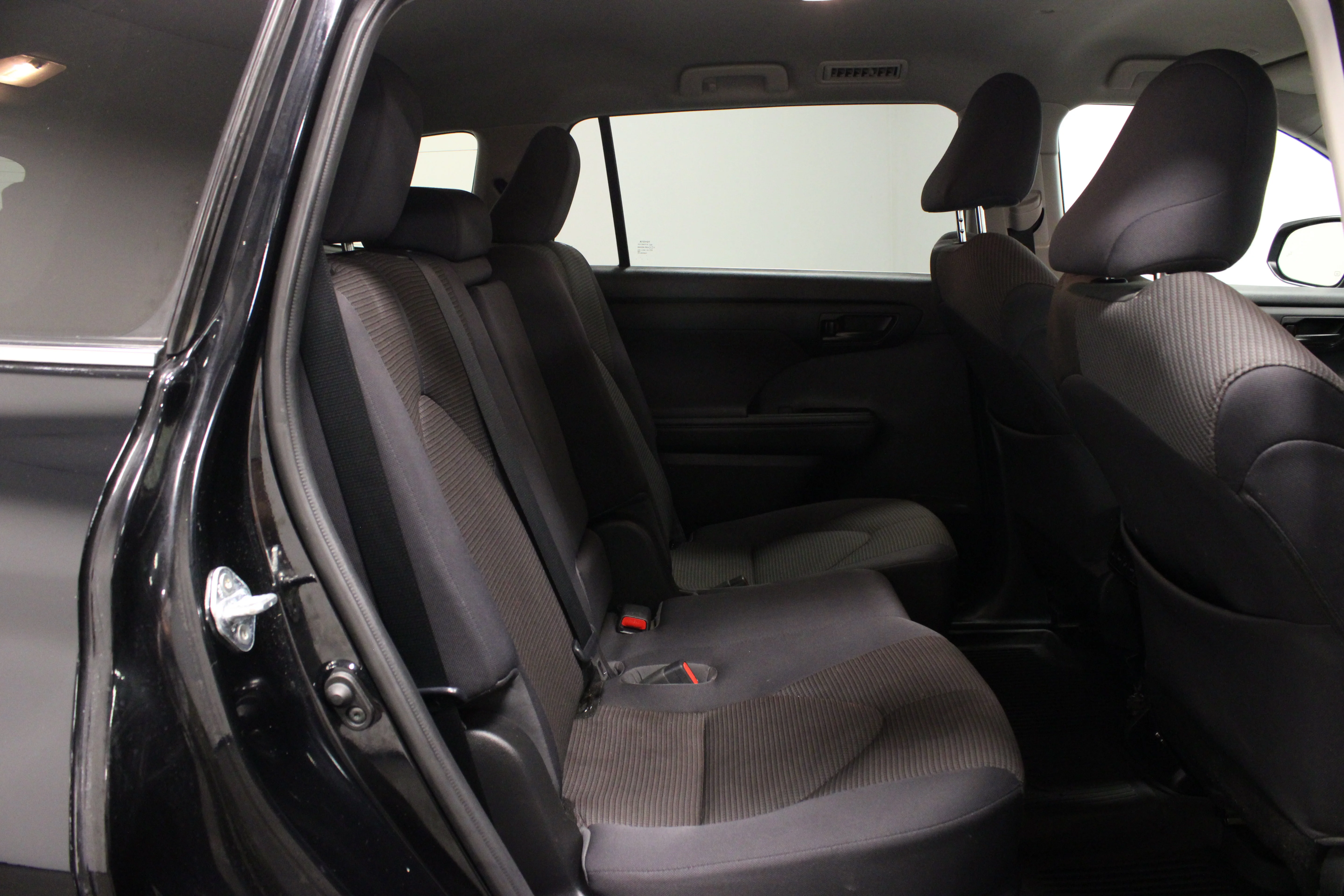 Used 2021 Midnight Black Metallic Toyota LE image 17
