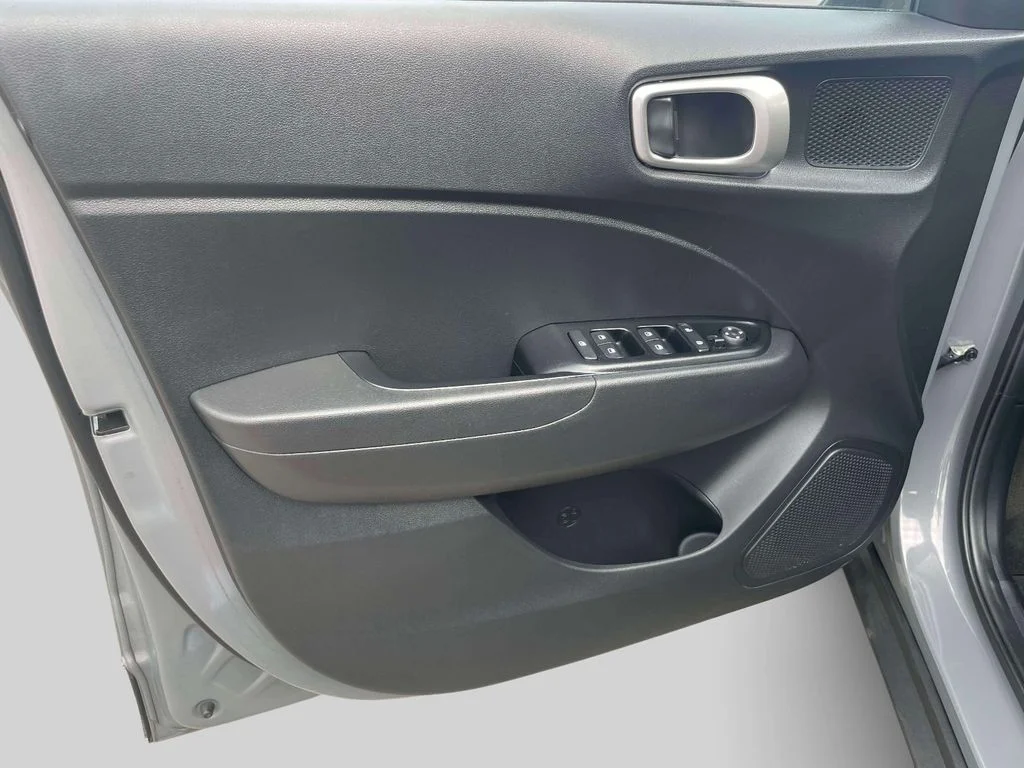 Used 2022 Gray Hyundai SEL image 14