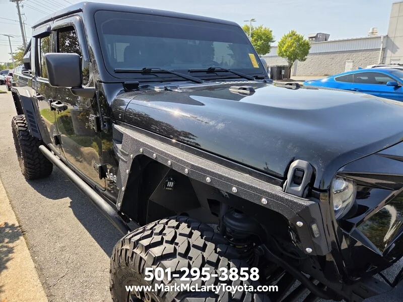 Used 2022 Black Clearcoat JEEP OVERLAND image 7
